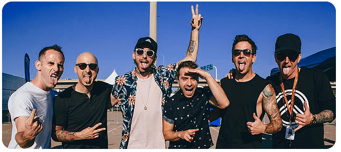 FOTKY: Simple Plan se znovushledali s All Time Low a We The Kings na Warped Tour