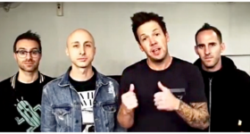 Simple Plan plead Brazilian fans to beware from buying fake merch